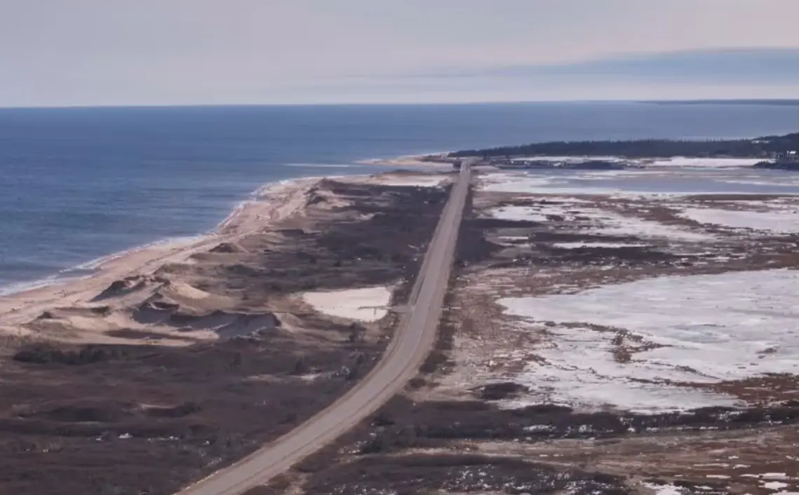 How changing winter ice conditions around P.E.I. are letting the sea eat into its shores