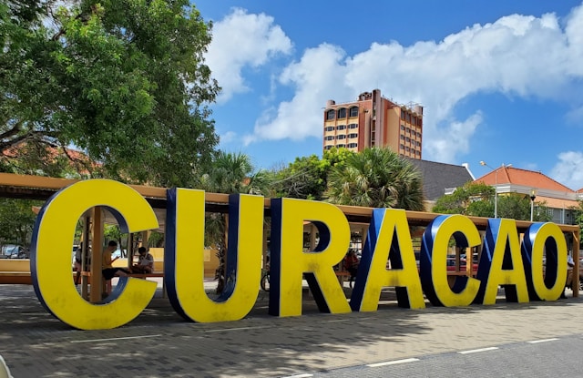 Scenario-based thinking contributes to sustainable mobility and retention of human capital in Curaçao